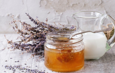Minum Campuran Susu dan Madu, Apa Manfaatnya?